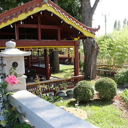 Wasserpalast - Breakfast For Free!!! Otel