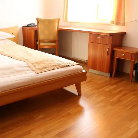 Wasserpalast - Breakfast For Free!!! 호텔 2*
