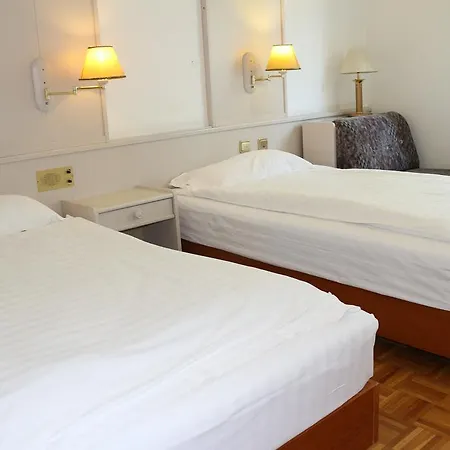 Wasserpalast - Breakfast For Free!!! Отель Грац