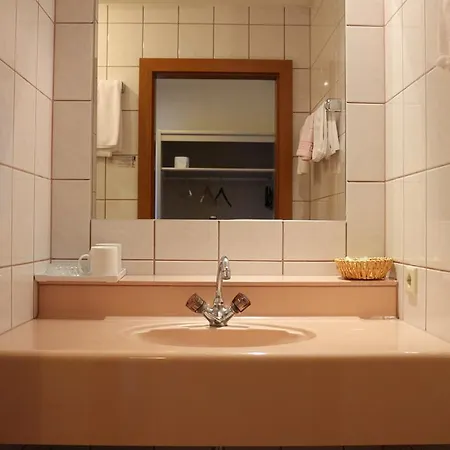 Wasserpalast - Breakfast For Free!!! Отель 2*