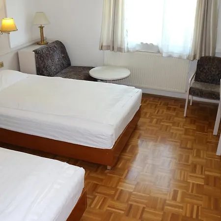 Otel Wasserpalast - Breakfast For Free!!! Graz