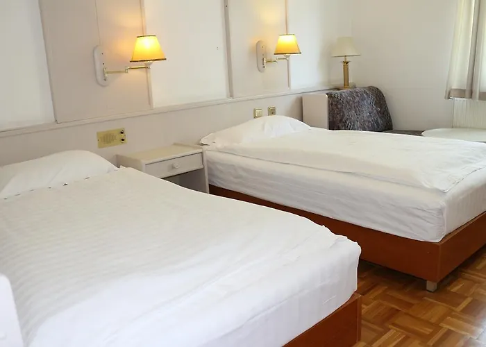 Wasserpalast - Breakfast For Free!!! Hotel Graz