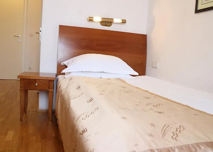 Hotel Wasserpalast - Breakfast For Free!!! 2*